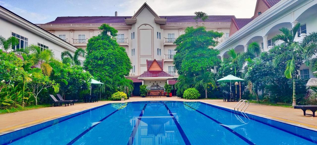 Glorious Hotel Кампонгтхом Экстерьер фото