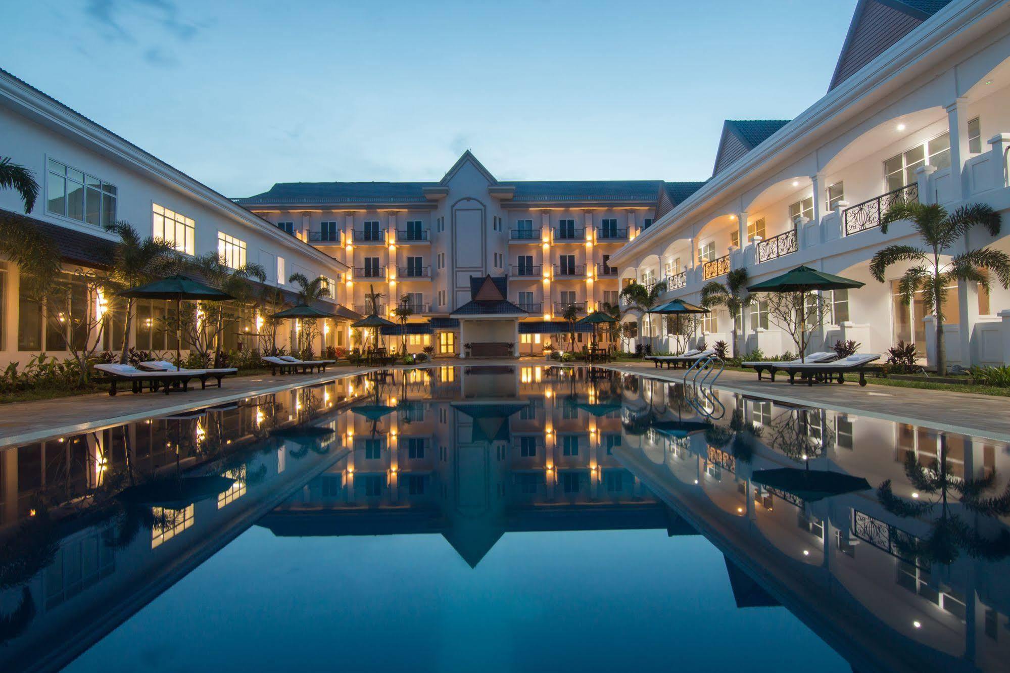 Glorious Hotel Кампонгтхом Экстерьер фото
